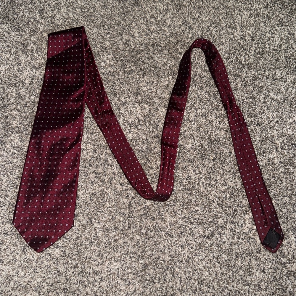Brooks Brothers Red and Blue Squares Polka Dot Neck Tie 100% Silk